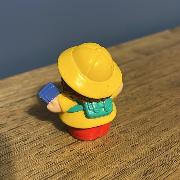 Fisher-Price Little People Blue and Red Action Figures Playset - Picture 5 of 11